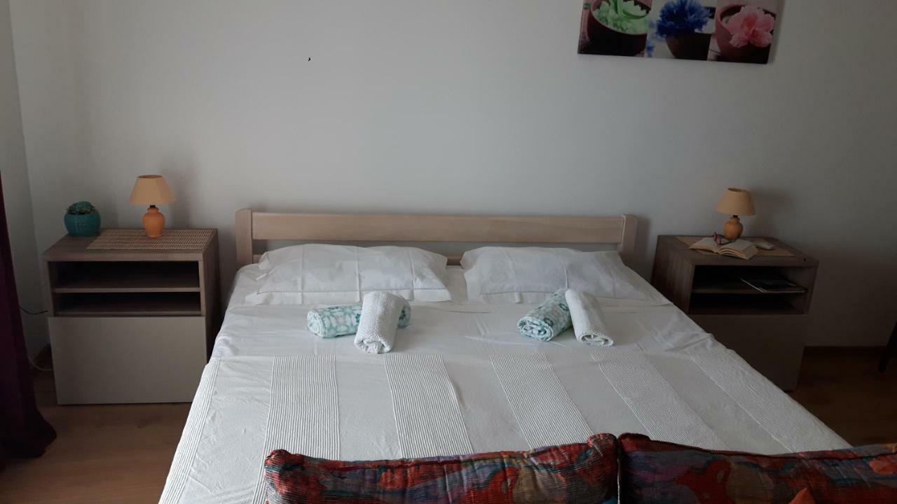 Studio Apartment Maria Senj  Buitenkant foto